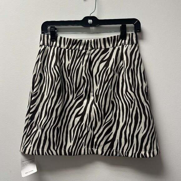 Yong Go Zebra Mini Skirt NWT!! - Picture 2 of 2